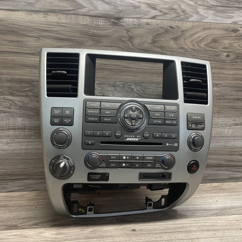 Infiniti QX56 AM FM XM NAV Radio Player Receiver & Bezel 25915 ZQ10B 2008-10 OE