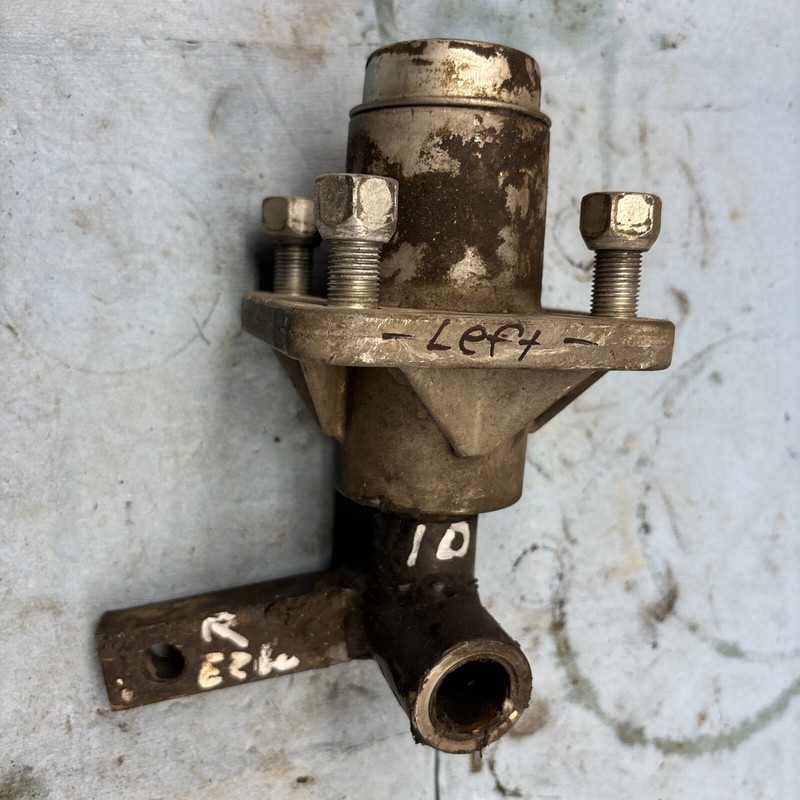 VINTAGE 70’s 80’s EZGO MARATHON GOLF CART FRONT Leftspindle and wheel hub # 10