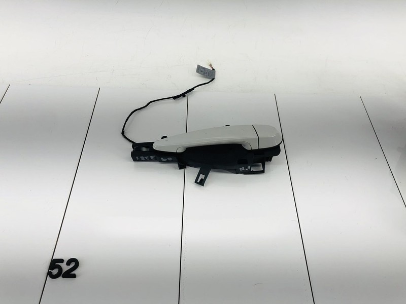 09-12 BMW 328I E90 FRONT RIGHT SIDE EXTERIOR DOOR HANDLE ALPINE WHITE OEM