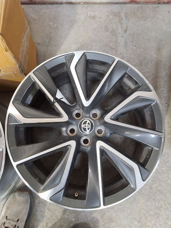 2020-2022 Toyota Corolla Sedan Wheel Rim 18x8 Alloy Machined and Painted Gray