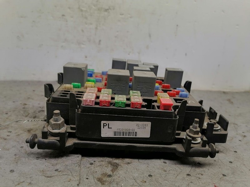 Fuse Box Engine Fits 03-07 HUMMER H2 1728675