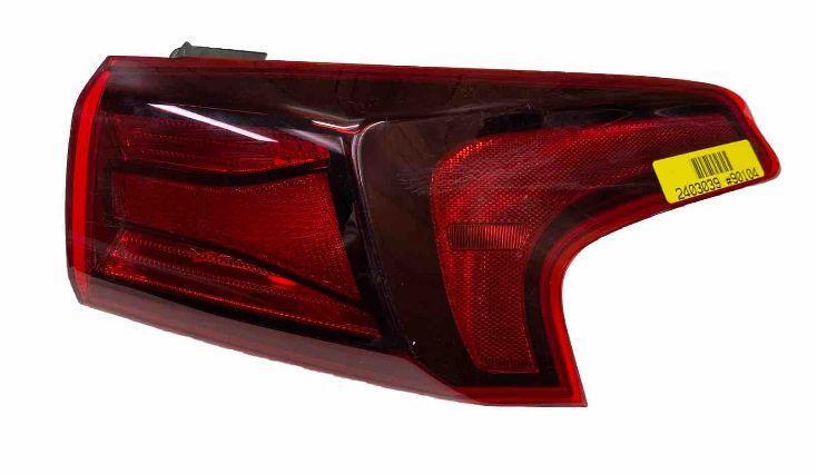 Hyundai Santa Fe tail light 19 to 20 right side quarter panel OEM 92402S2000