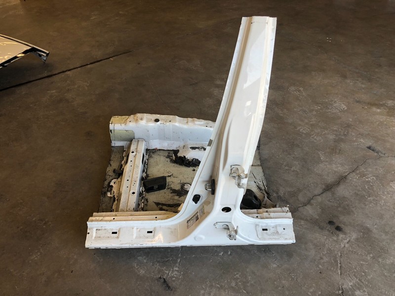 2004 2005 2006 2007 2008 Acura TL Type S B Pillar Center Pillar Left Drivers OEM