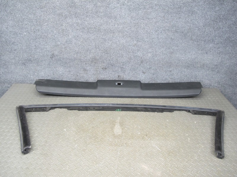 2006-2010 BMW E64 CONVERTIBLE WINDSHIELD FRAME TRIM PANEL WEATHERSTRIP COWL SET