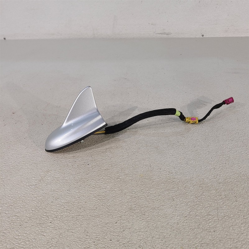 15-23 Dodge Challenger SRT Shark Fin Antenna Oem Aa7480