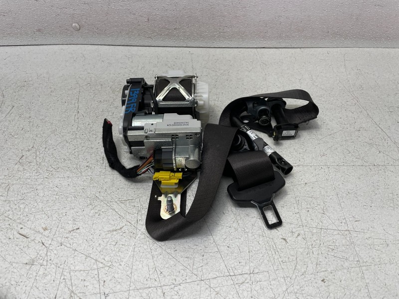 17-19 Mercedes GLS450 GLS550 X166 Front Right Pass Seatbelt Retractor 1399 OEM