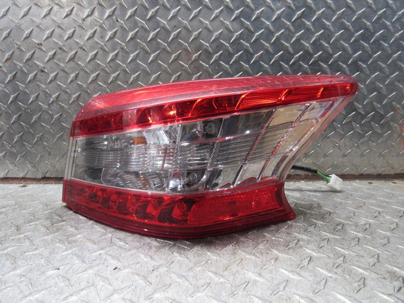 2013 2014 2015 NISSAN SENTRA RIGHT PASSENGER TAIL LAMP QUARTER PANEL MOUNTED