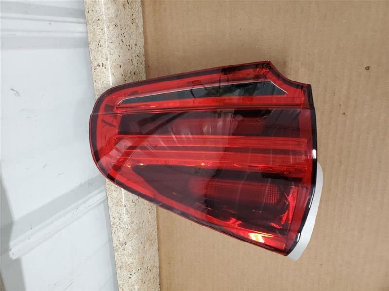 Driver Tail Light With Darkened Lens Opt I8SI Fits 16-18 PORSCHE CAYENNE 279364