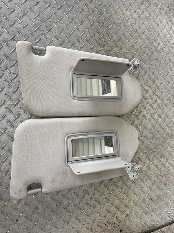 13-18 Nissan Pathfinder Sun Visor Set Right And Driver Left Sun Visor Oem