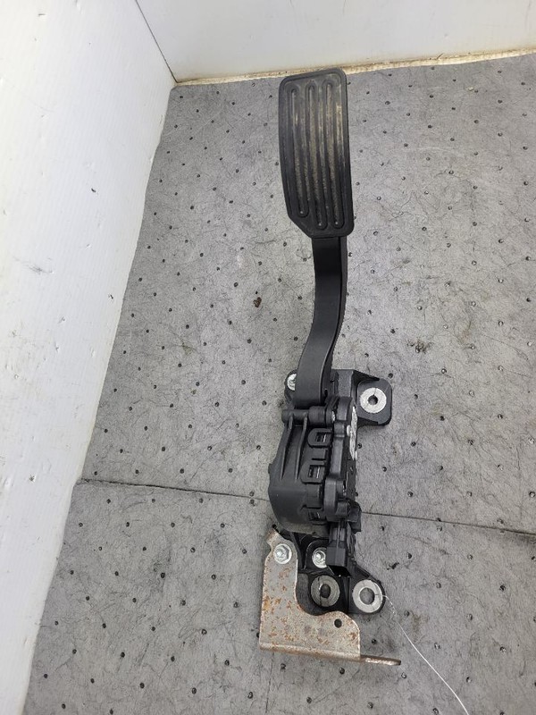 Gas Accelerator Pedal Fits 19-24 Nissan Titan 18002EZ20B OEM