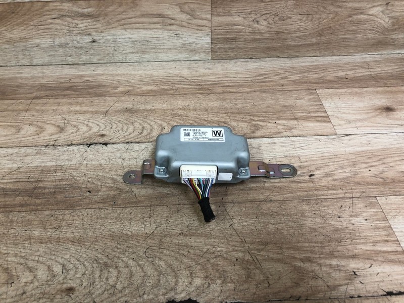 LEXUS OEM RX350 RX350H INFOTAINMENT RADIO EQUALIZER CONTROL MODULE 23-26