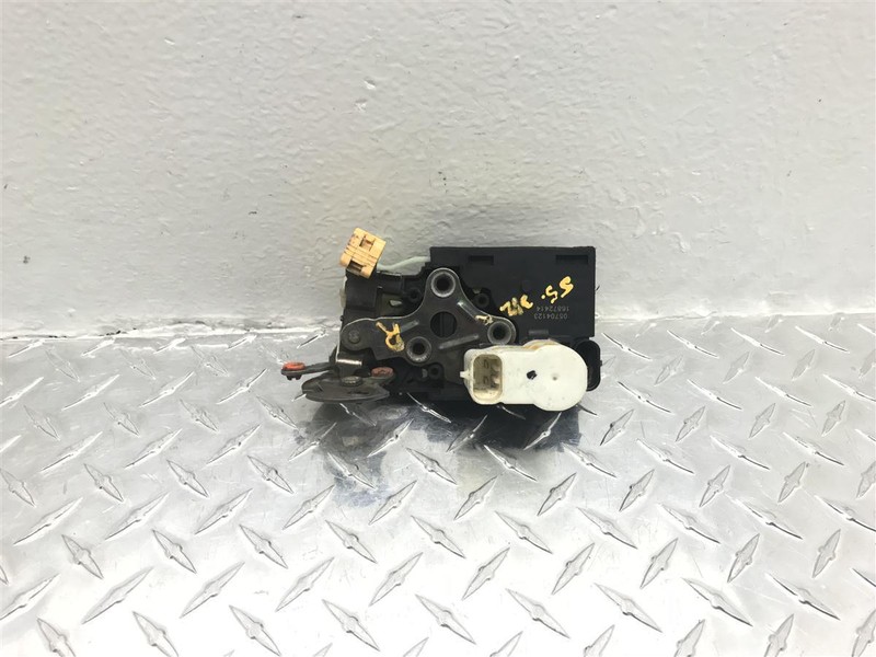 2004 CHEVROLET AVALANCHE 1500 PASSENGER FRONT ELEC DOOR LOCK ACTUATOR OEM
