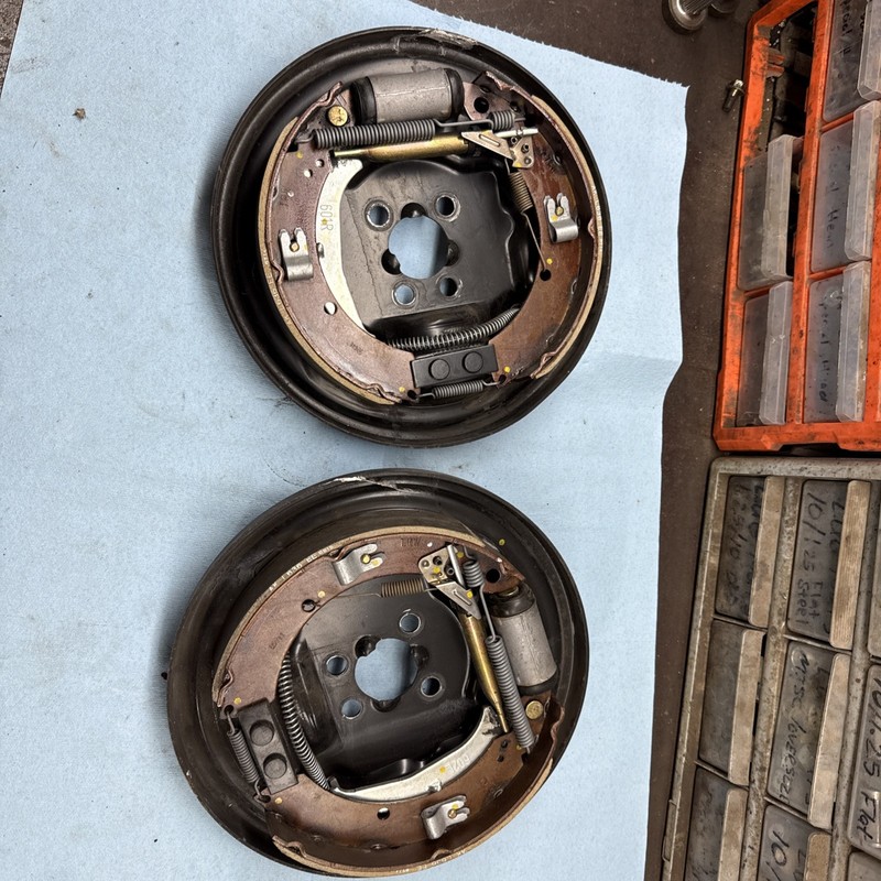 2014 Polaris GEM Electric Golf Cart Rear Drum Brakes Good