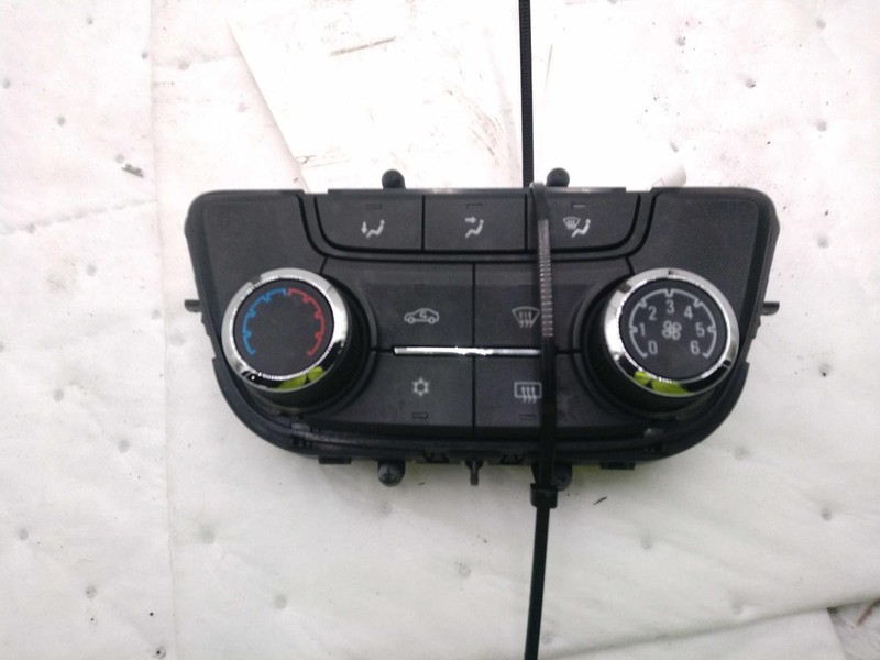 2017 Buick Encore A/C Selector Switch Grey OEM 39081561 91K Miles