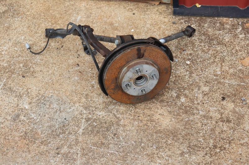 2000-2005 TOYOTA MR2 REAR LEFT KNEE ASSY STRUT HUB CONTROL ARM ASSEMBLY OEM