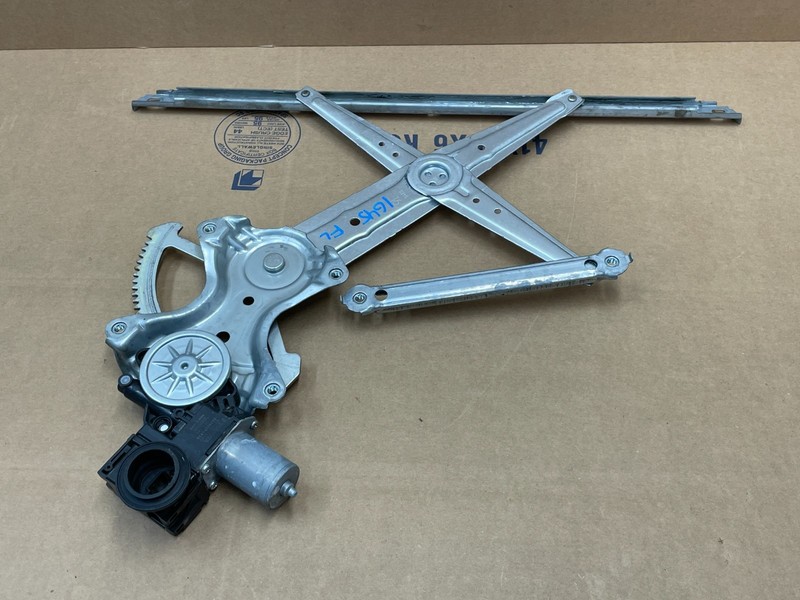 2021-2025 Lexus IS300 Front Left Driver Door Window Regulator Motor 1645 OEM