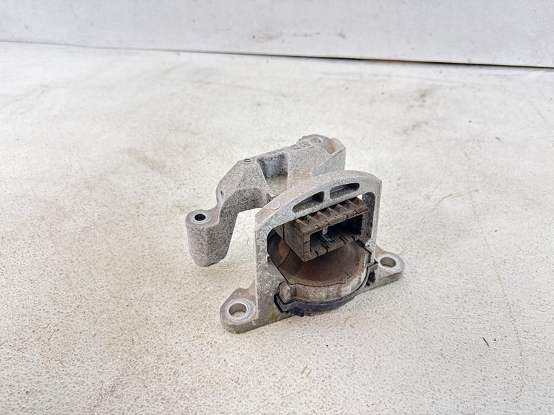 2019-2025 NISSAN ALTIMA Engine Right Mount Support Insulator Bracket OEM