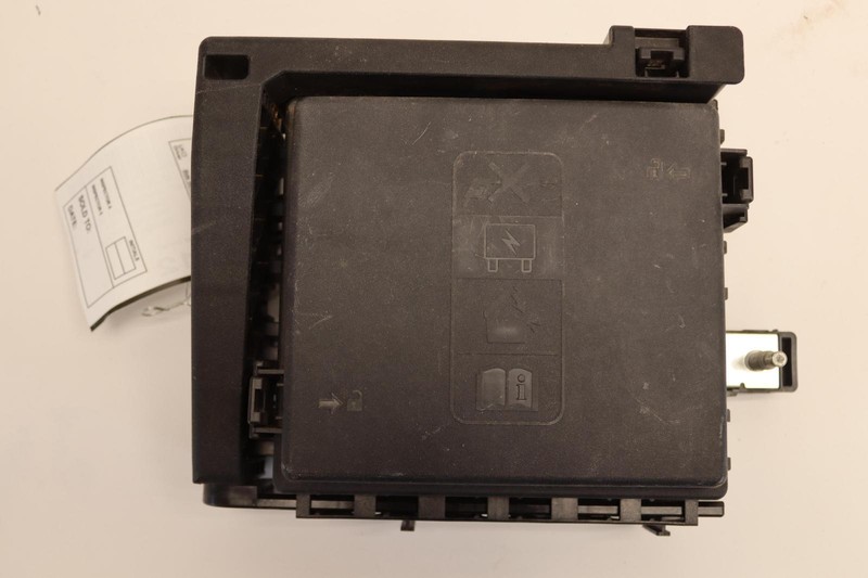 2019-2021 BUICK ENCLAVE 3.6L ENGINE BAY POWER JUNCTION FUSE BOX BLOCK OEM