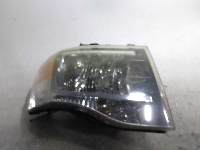 2007 Ford Expedition Right Headlight Assembly OEM White 541666 Used 160K Miles