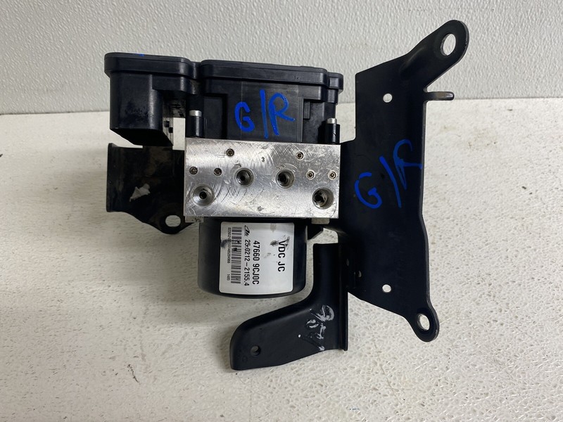 2015 Nissan Frontier Crew Cab 125.9 Wheel Base Auto ABS Pump 47660 9CJ0C