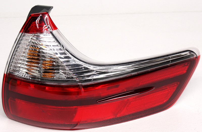 OEM Toyota Sienna Right Passenger Side Tail Lamp Lens Crack