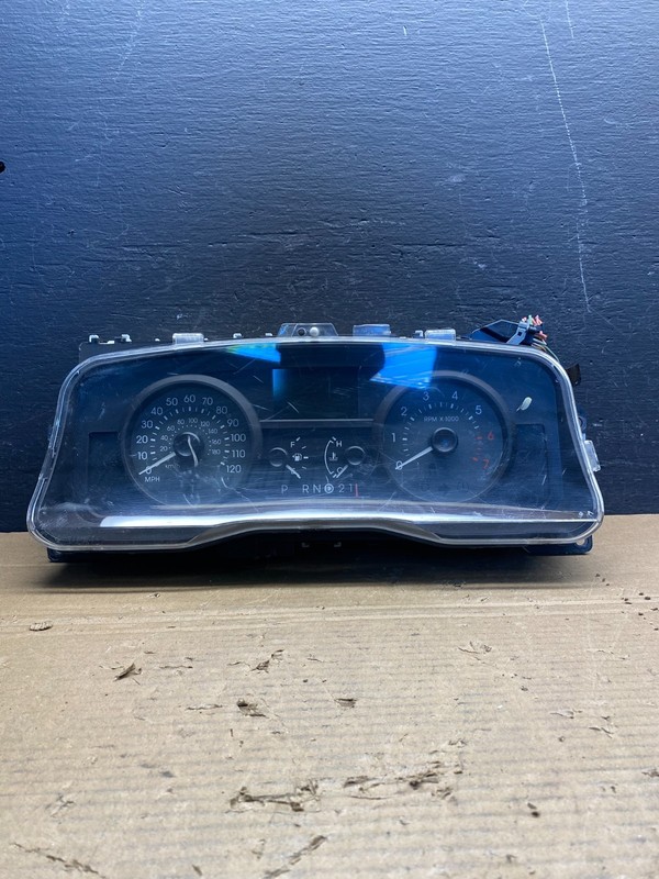 2009 to 2010 Mercury Marquis Speedometer Cluster Gauge Oem AD6587 DG