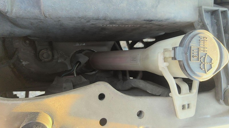Washer Bottle TOYOTA 4RUNNER 98 99 00 01 02