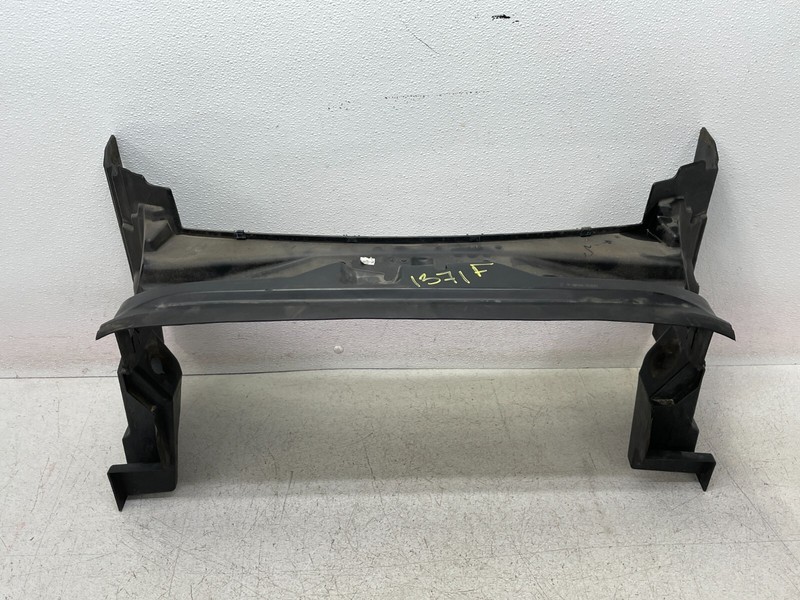 13 14 15 Jaguar XF Radiator Support Deflector Upper Shroud Bracket 1371 OEM