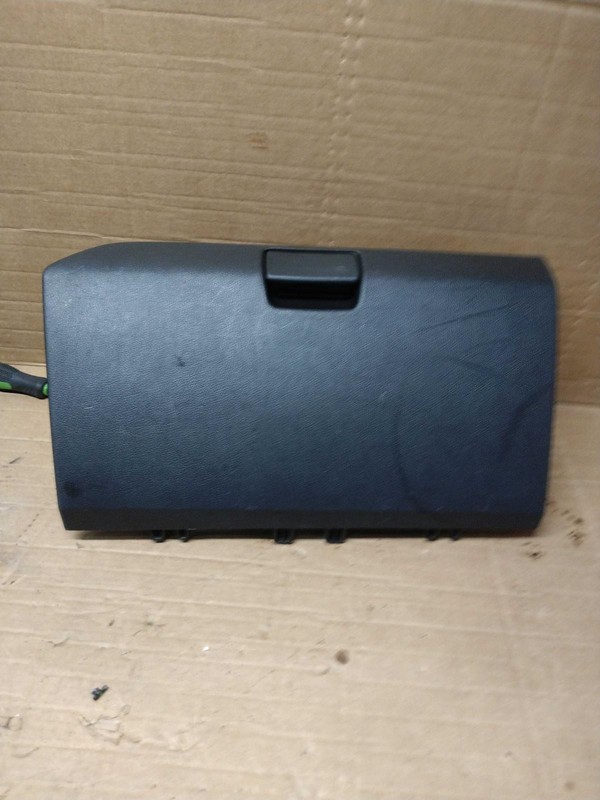 2015 Chevrolet Colorado Black Glove Box Door Used, Scratches, 157K Miles
