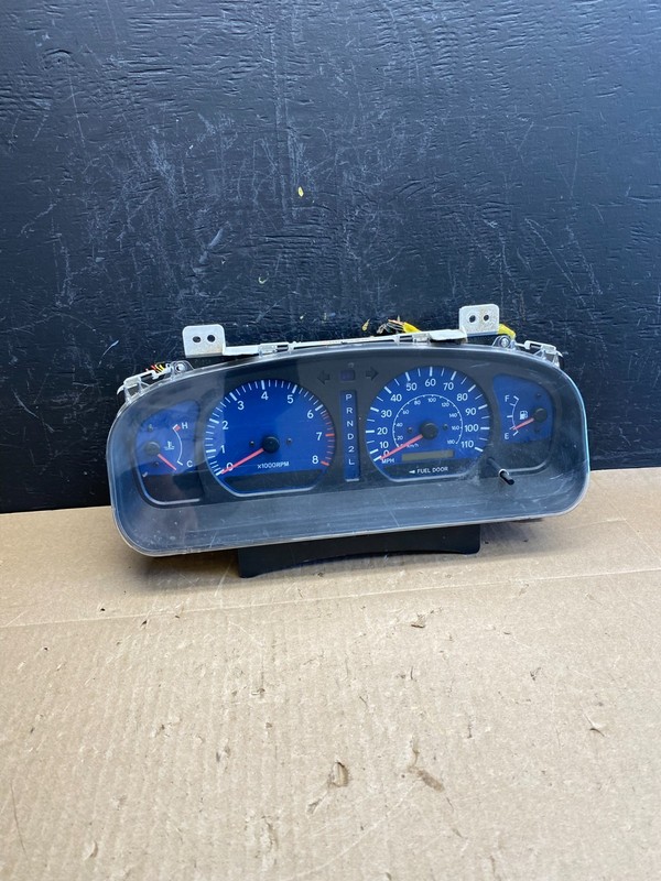 2001 2003 Toyota Sienna Speedometer Cluster Gauge AC6393 DG