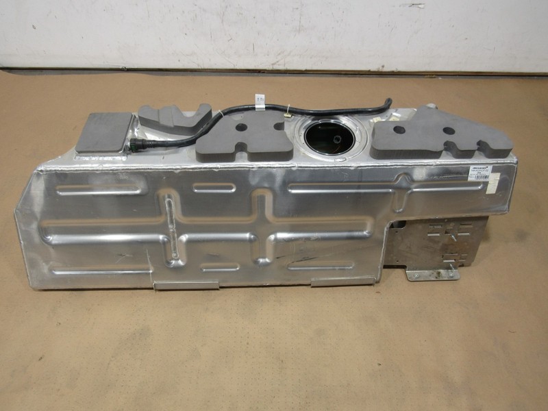 17-23 McLaren 720S2018 Gasoline Gas Fuel Tank !