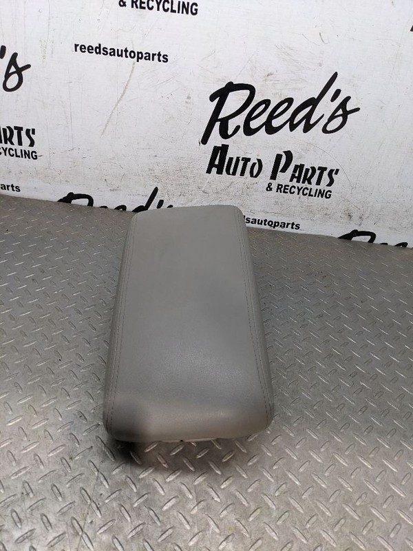 11 - 17 Dodge Durango Jeep Grand Cherokee Center Console Armrest OEM 1194039