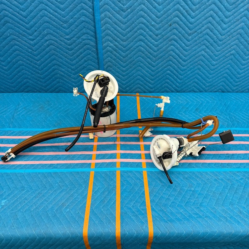 2008–2013 BMW M3 E92 S65 Fuel Pump Assembly With Level Sensor OEM 16117278003