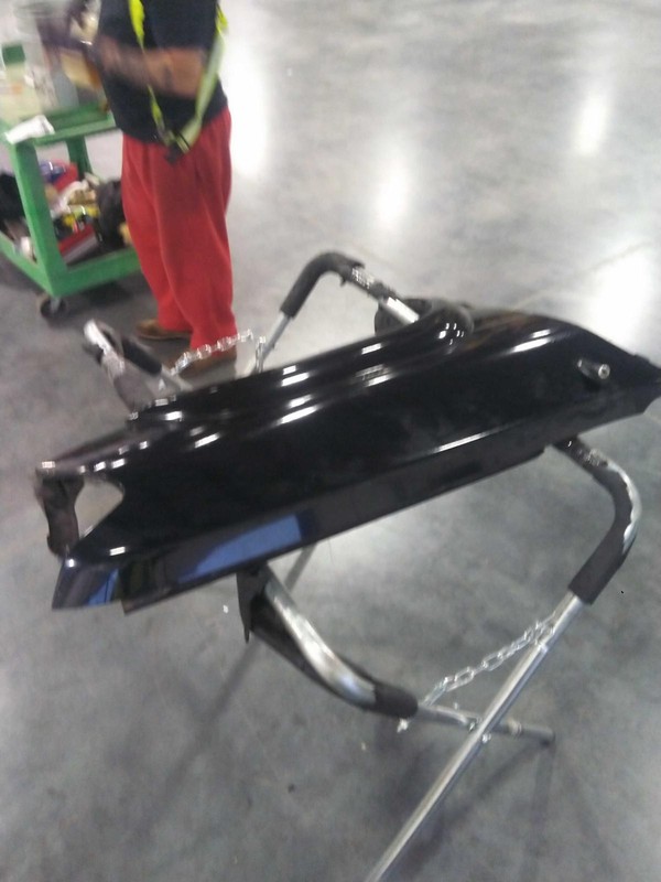 2004 Nissan Pathfinder Right Fender Black Good Condition with Antenna