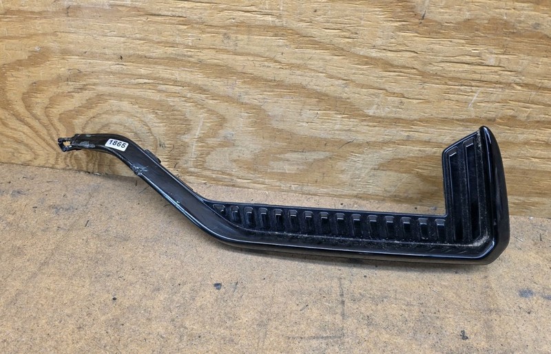 2022 2023 2024 Volvo XC60 Rear Bumper Lower Outer Finish Panel RH 32136214 OEM