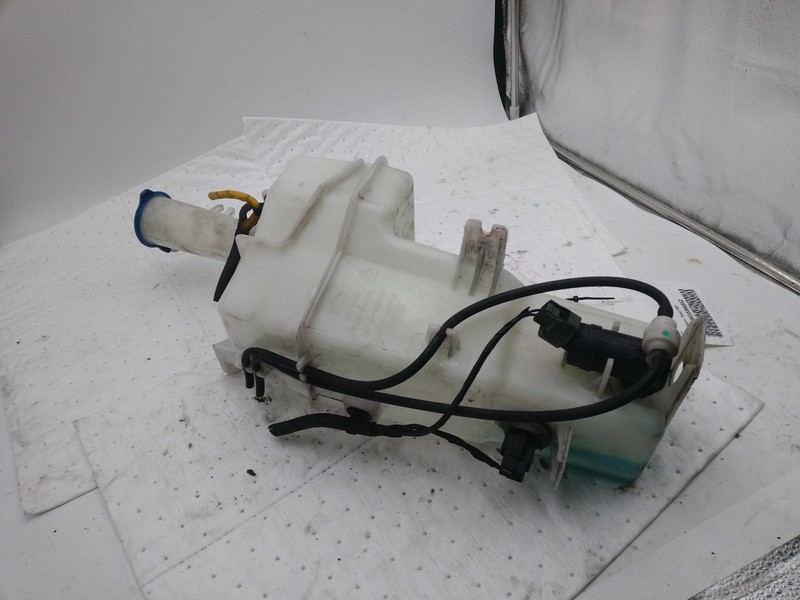 2017 KIA Sedona Washer Fluid Reservoir OEM 98610A9510 Blue 104K Miles