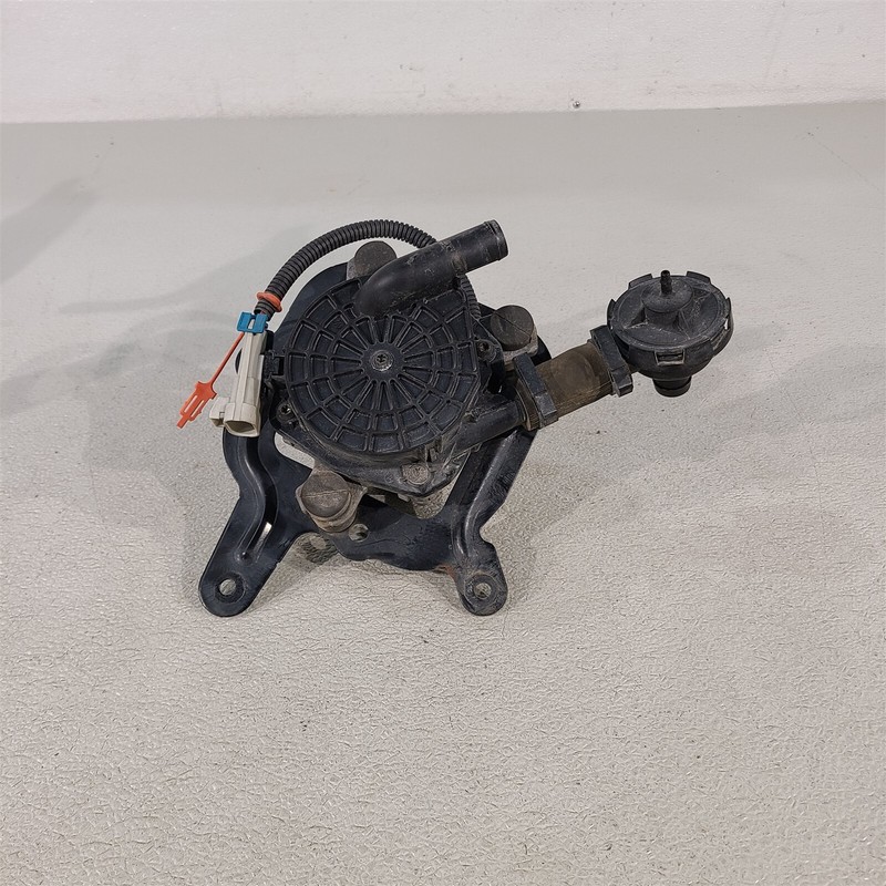 00-04 Corvette C5 Smog Emission Air Pump Ls1 Ls6 Aa7349