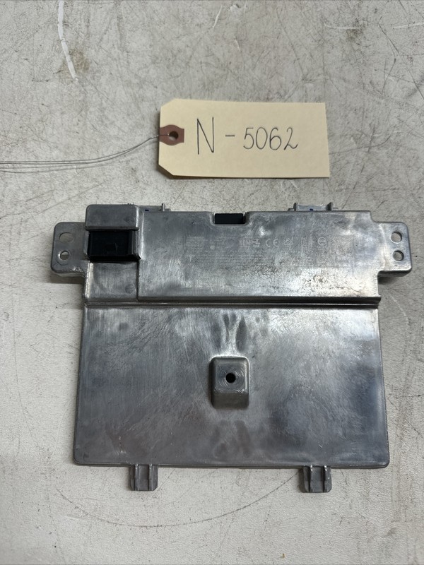 18-23 TESLA MODEL 3/Y CENTER CONSOLE INDUCTIVE CHARGER MODULE OEM N-5062 B114