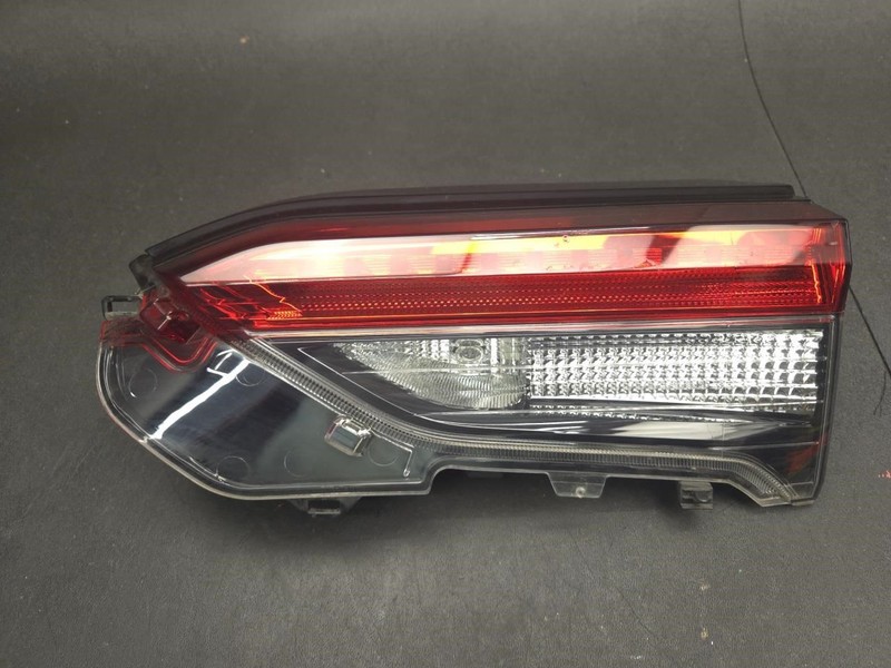 Right Inner Tail Light 2023 Toyota RAV4 81580-0R060 2019 2020 2021 2022 - 2025