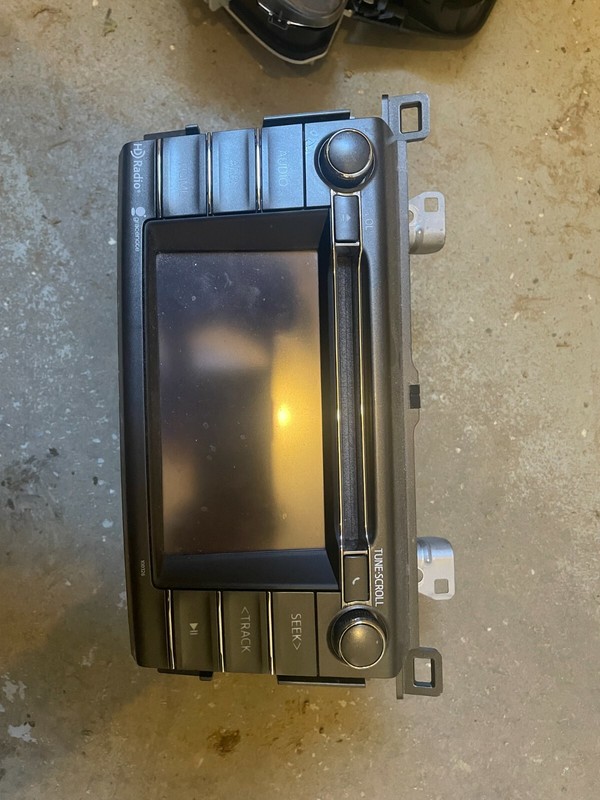 14-15 TOYOTA RAV4 RAV-4 OEM RADIO STEREO CD PLAYER RECEIVER 86140-OR100