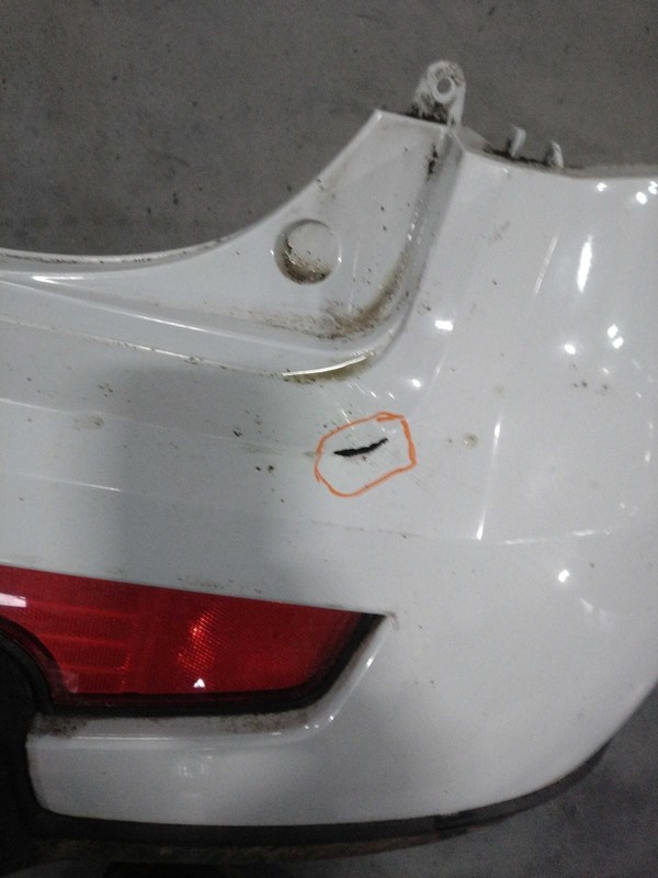 2010-2011 KIA SOUL White Rear Bumper Assembly OEM Used, Scratch Damage