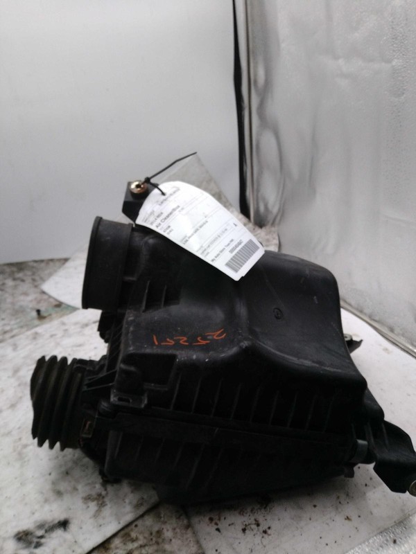 2014 Acura RDX Air Cleaner Assembly OEM 3.5L 231K Miles White 17201R8AA00