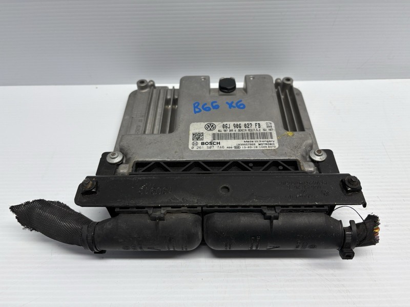 OEM 2013 Volkswagen Tiguan Engine Computer Control Module ECM ECM 06J906027FB