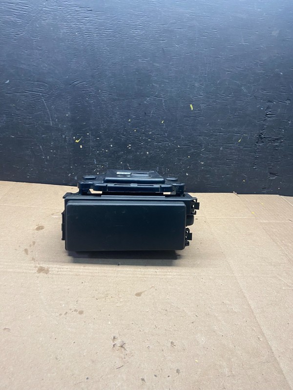 2005 2006 Jeep Grand Cherokee Fuse Box Multi-Function Relay Module Q2197 OE DG