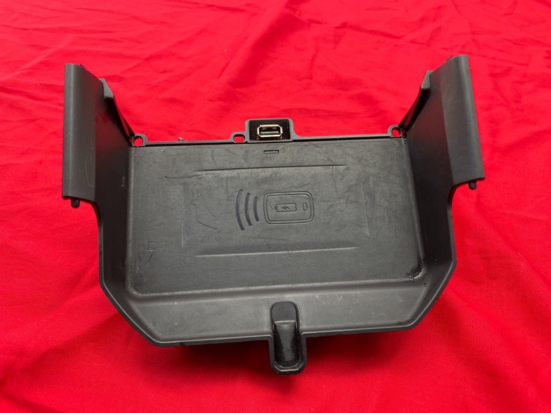 17-23 BMW G30 540 550 F90 M5 Center Console Wireless Charging Pad PCU Unit OEM✅