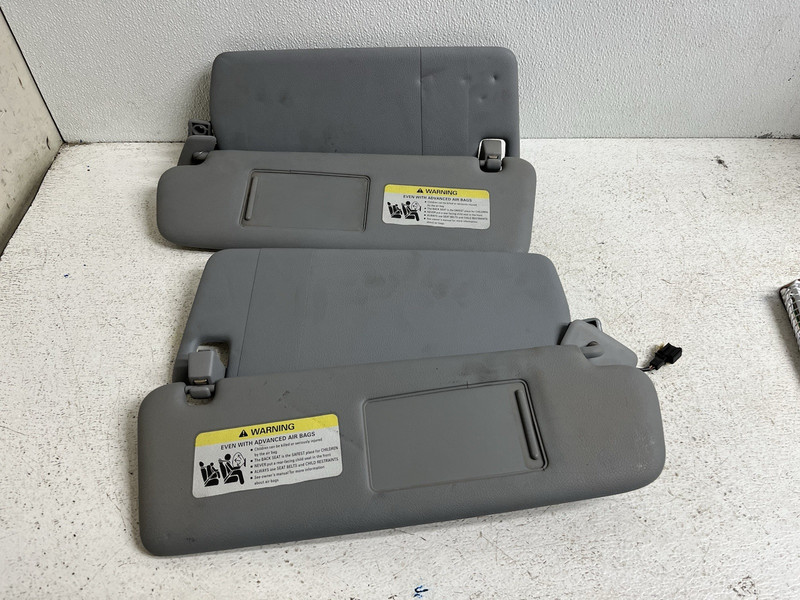 2006-2010 Porsche Cayenne Driver Passenger Sun Visors Grey Vinyl Pair Mirror Oem