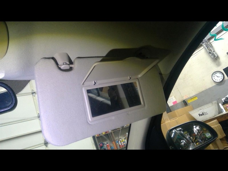 Passenger Right Sun Visor Fits 02-07 VUE 1706026