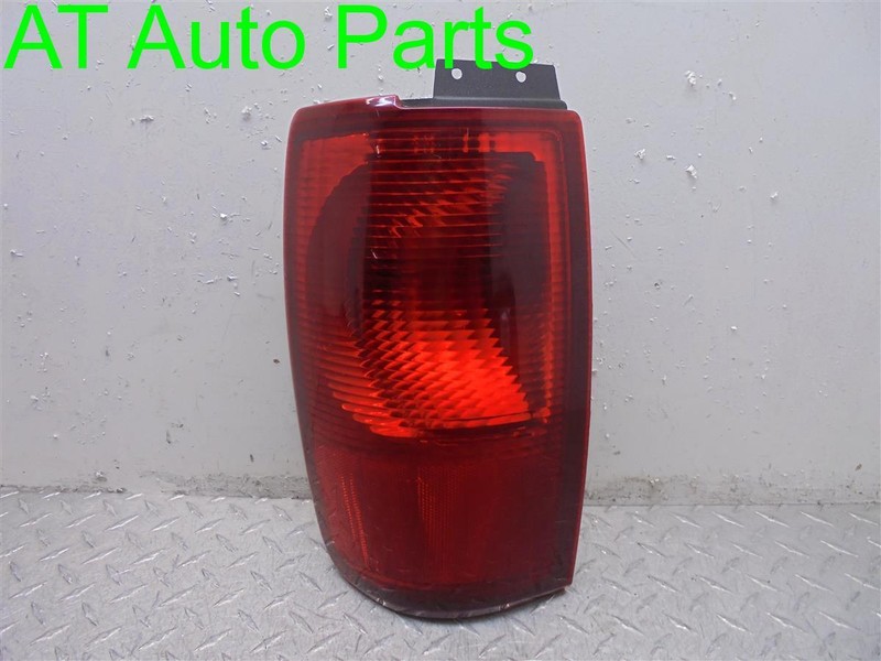 98 99 00 LINCOLN NAVIGATOR DRIVER QUARTER PANEL TAIL LIGHT F85Z13405AD