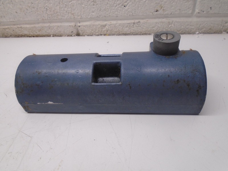 R2c YAMAHA 40-50HP (1984 - 1993 era): CLAMP BRACKET SPACER ASSEMBLY