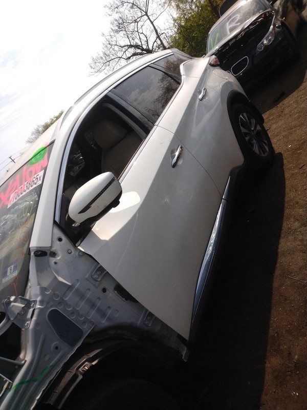2017 Nissan Murano Left Door Glass White OEM 90692 143K Miles